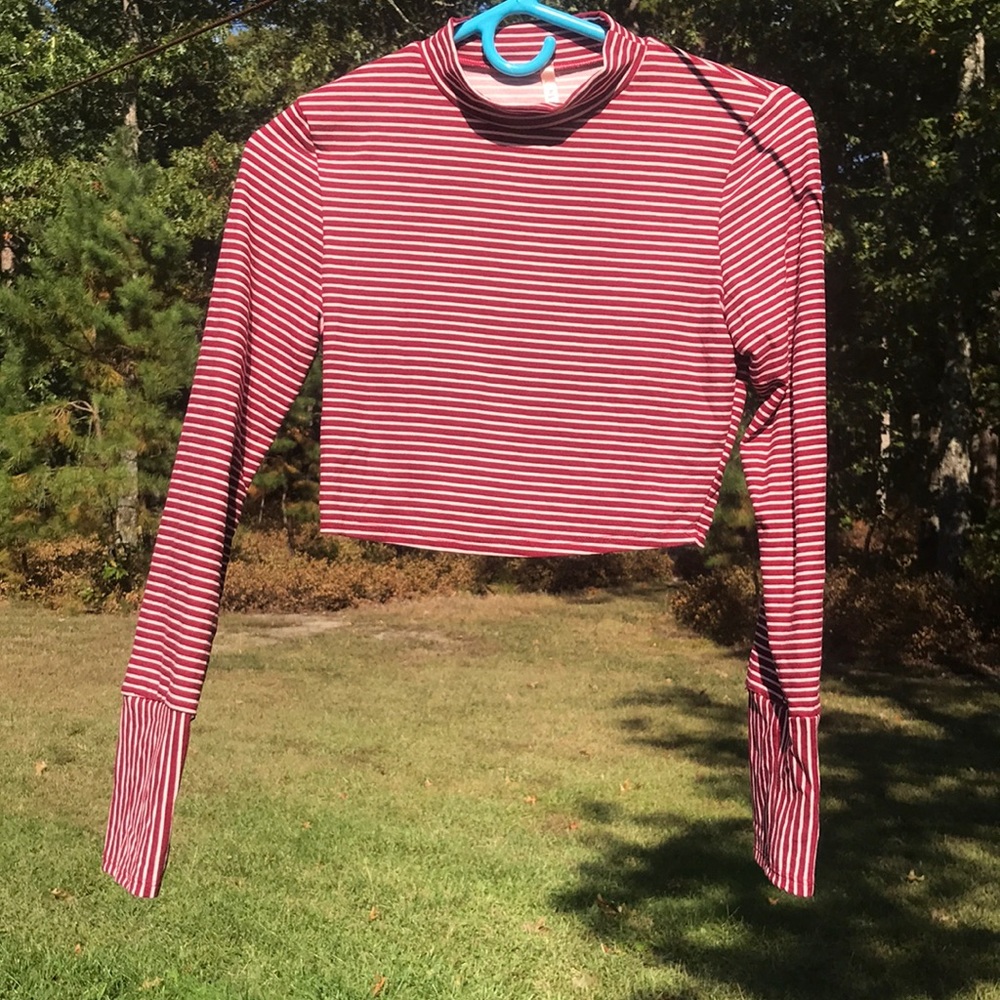 Striped long sleeve crop top